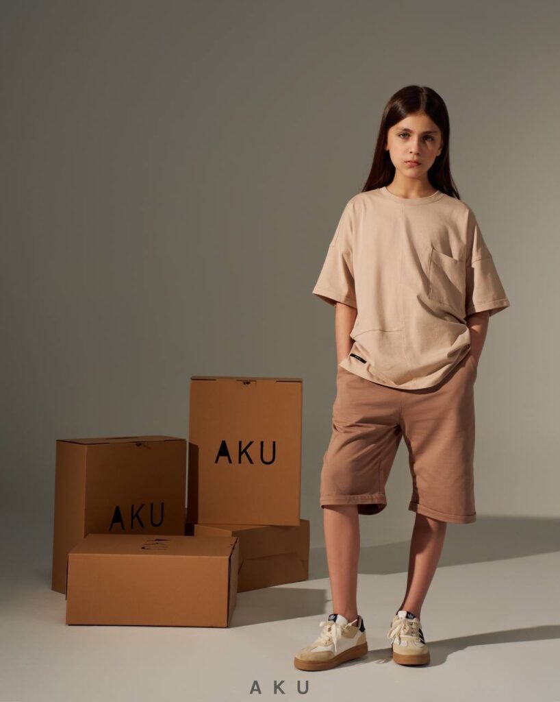 شلوارک‌ دورس AKU
